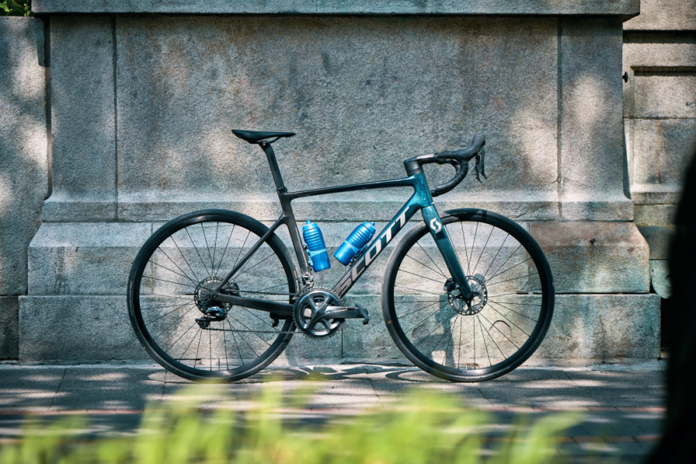 KEEGO Twist, Bidon 600 ml, Fidlock Bikeflasche, MIT Fidlock Bottle Connector, MIT Twist Bike Base, blau