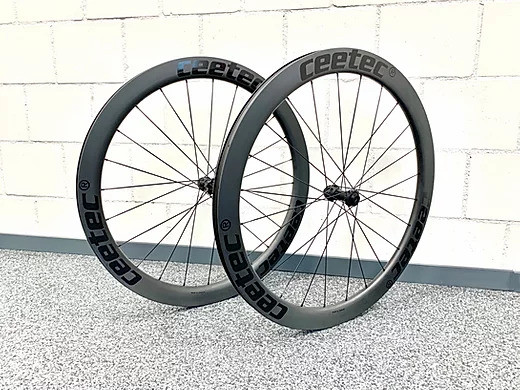 Phenum by Ceetec Ceetec Road Wheelset Revolution R50 Disc black glossy, Shimano HG Body , DT Swiss 240