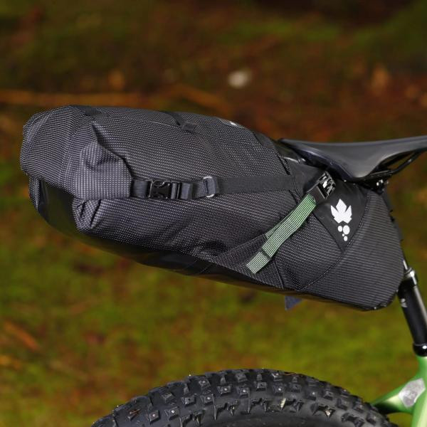 Miss Grape Cluster 20 Waterproof Satteltasche