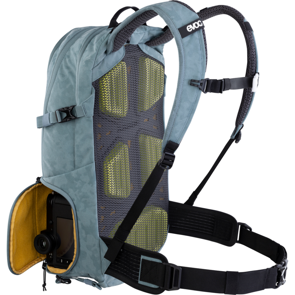 Evoc Stage Capture 16L Backpack