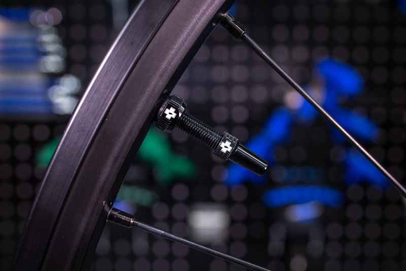 Muc-Off V2 Tubeless Ventil Kit 60mm/black 60 mm, schwarz